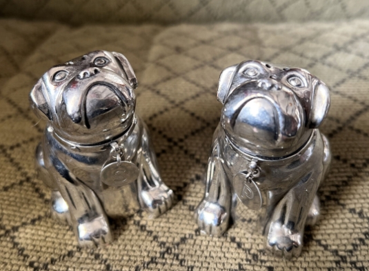 bulldog salt and pepper shakers
