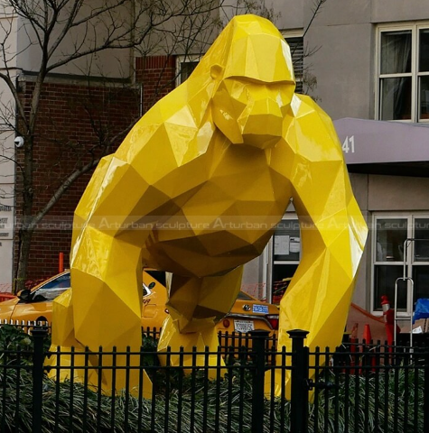 gorilla statue art0